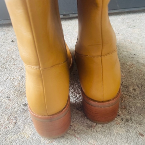 Frye Mustard Camryn Pull-On Boots NWT - Picture 5 of 8